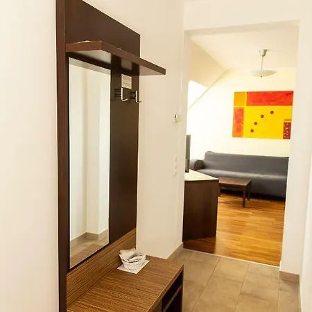 Apartment-ideal-fuer-2-in-schwechat
